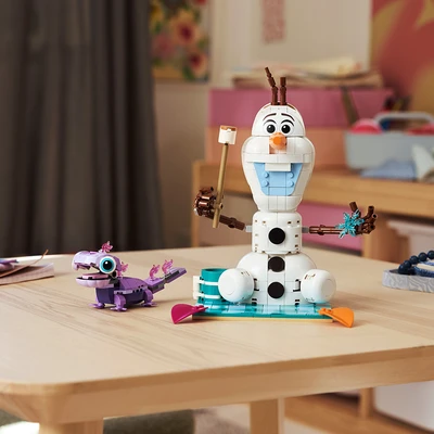 Gambar LEGO Disney Olaf & Brunis Picnic Fun Set 478 Pcs 43287 - Putih