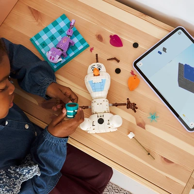 Gambar LEGO Disney Olaf & Brunis Picnic Fun Set 478 Pcs 43287 - Putih