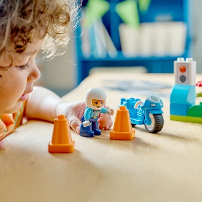 Gambar LEGO Duplo Blue Police Motorcycle Set 11 Pcs 10471 - Biru