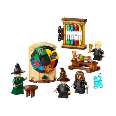Gambar LEGO Harry Potter Hogwarts Castle Sorting Hat Ceremony Set 124 Pcs 76460 - Mix