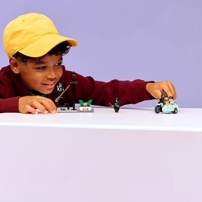 Gambar LEGO Harry Potter Hagrid & Harrys Privet Drive Escape Set 124 Pcs 76459 - Mix