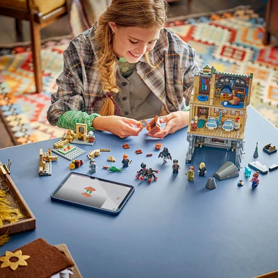 Gambar LEGO Harry Potter Hogwarts Castle Hospital Wing Set 907 Pcs 76463 - Mix