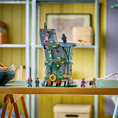 Gambar LEGO Harry Potter Luna Lovegoods House Set 764 Pcs 76467 - Mix