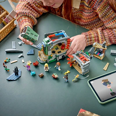 Gambar LEGO Harry Potter Luna Lovegoods House Set 764 Pcs 76467 - Mix