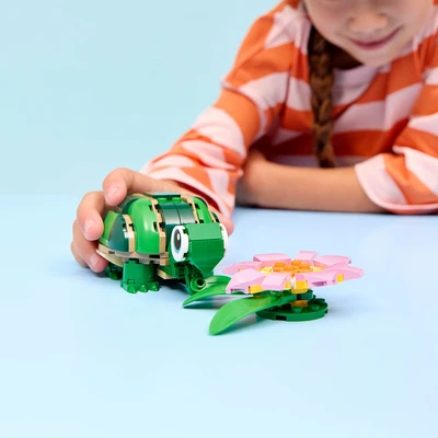 Gambar LEGO Creator 3 In 1 Turtle A Water Lily Flower Set 124 Pcs 31377 - Hijau