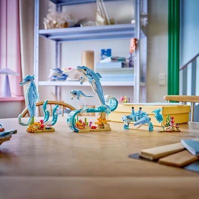 Gambar LEGO Creator 3 In 1 Sea Animals Beautiful Dolphins Set 542 Pcs 31385 - Biru