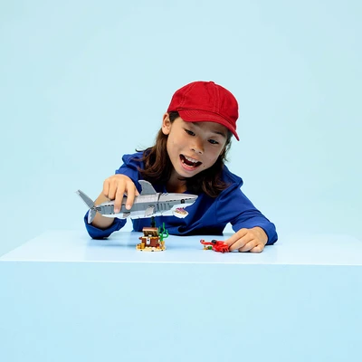 Gambar LEGO Creator 3 In 1 Fierce Shark A Treasure Chest Set 379 Pcs 31381 - Abu-abu