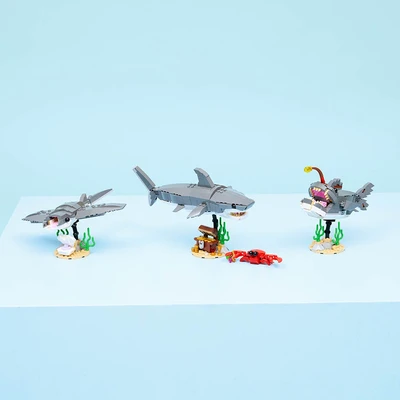 Gambar LEGO Creator 3 In 1 Fierce Shark A Treasure Chest Set 379 Pcs 31381 - Abu-abu