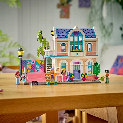 Gambar LEGO Friends Lianns Family House Set 946 Pcs 42687 - Mix