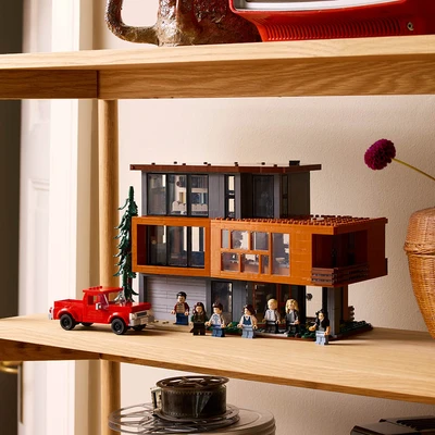 Gambar LEGO Ideas Twilight The Cullen House Set 2001 Pcs 21354 - Cokelat/abu-abu