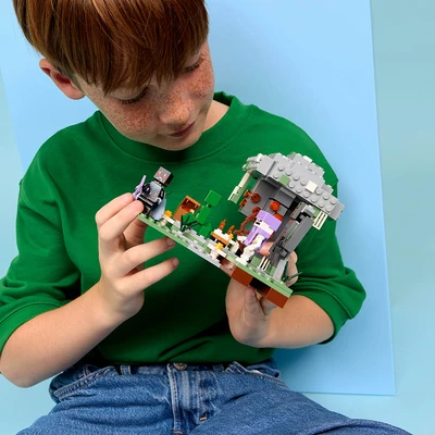 Gambar LEGO Minecraft The Pale Garden Set 243 Pcs 21586 - Mix