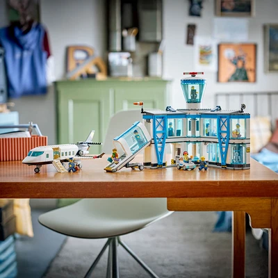 Gambar LEGO City Airport With Airplane Set 887 Pcs 60502 - Mix