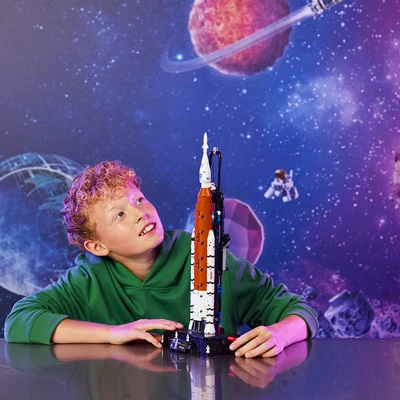 Gambar LEGO Technic Nasa Artemis Space Launch System Rocket Set 632 Pcs 42221 - Mix