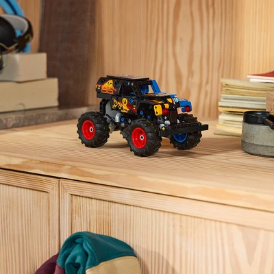 Gambar LEGO Technic Monster Jam Grave Digger Fire & Ice Pull Back Set 263 Pcs 42219 - Hitam