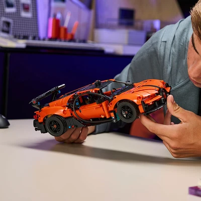 Gambar LEGO Technic Bugatti Chiron Pur Sport Set 771 Pcs 42222 - Oranye