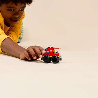 Gambar LEGO City Rides Fire Truck Set 67 Pcs 60482 - Merah