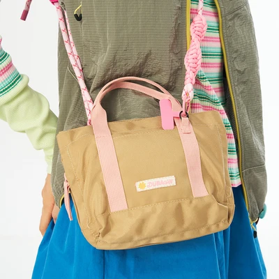 Gambar Pretty Missy Convertible Sling Tote Bag Random