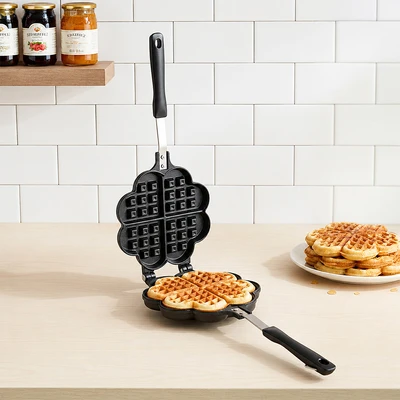 Gambar Culinart Cetakan Waffle Four Leaf Clover Aluminium - Abu-Abu