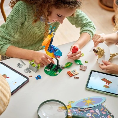 Gambar LEGO Disney Kevin & Dug Set 628 Pcs 43290 - Mix