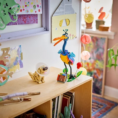 Gambar LEGO Disney Kevin & Dug Set 628 Pcs 43290 - Mix