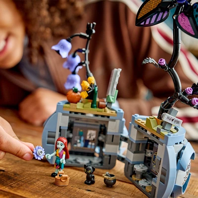 Gambar LEGO Disney Sallys Flowerpot Set 346 Pcs 43288 - Mix