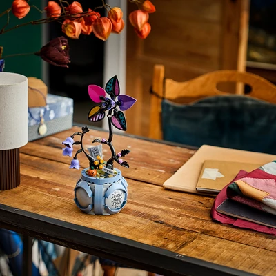 Gambar LEGO Disney Sallys Flowerpot Set 346 Pcs 43288 - Mix