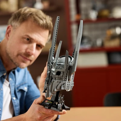 Gambar LEGO Icons The Lord Of The Rings Saurons Helmet Set 538 Pcs 11373 - Abu-abu