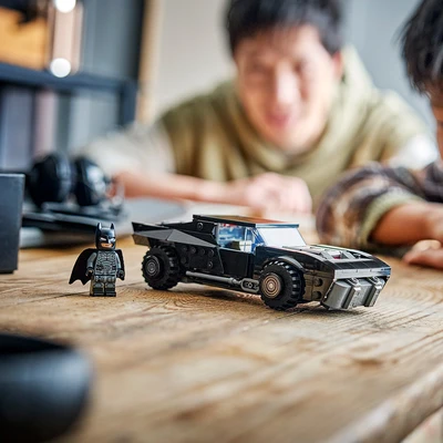 Gambar LEGO Dc The Batman Batmobile Set 330 Pcs 76332 - Hitam