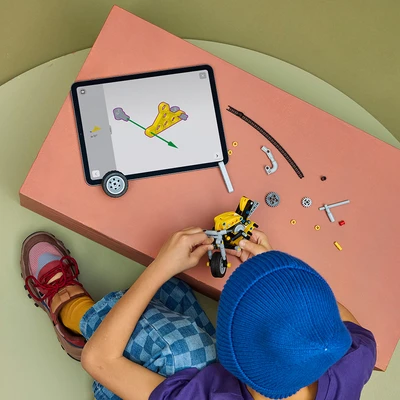 Gambar LEGO Technic Yellow Motorcycle Set 151 Pcs 42225 - Kuning