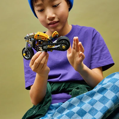 Gambar LEGO Technic Yellow Motorcycle Set 151 Pcs 42225 - Kuning