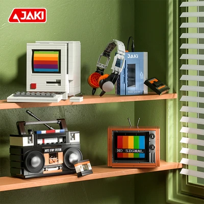 Gambar Jaki Set Miniatur Game Console 1983 - Merah/Krem