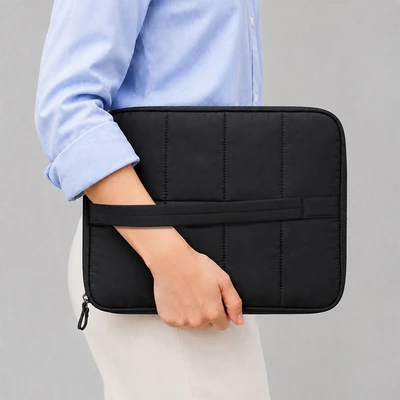 Gambar Passport Chloe Tas Tablet Polyester 11 Inch - Hitam