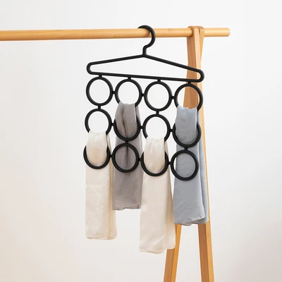 Gambar Selma Yori Hanger Scarf 12 Lubang - Hitam