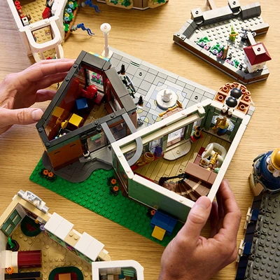 Gambar LEGO Icons Shopping Street Set 3456 pcs 11371 - Mix
