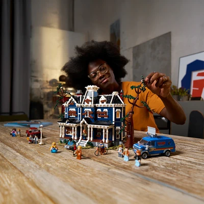 Gambar LEGO Icons Stranger Things The Creel House Set 2593 pcs 11370 - Mix