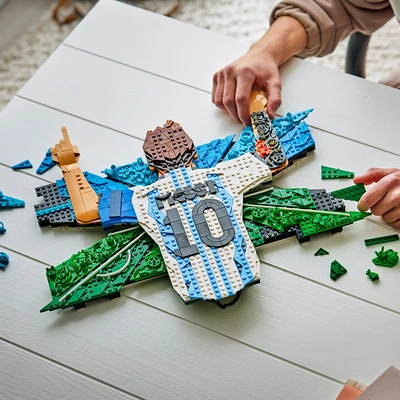 Gambar LEGO Editions Lionel Messi Celebration Set 1427 pcs 43018 - Mix