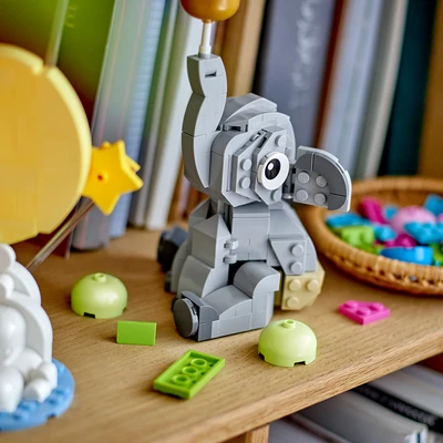 Gambar LEGO Baby Elephant in the Sky Set 402 pcs 40184 - Abu-Abu