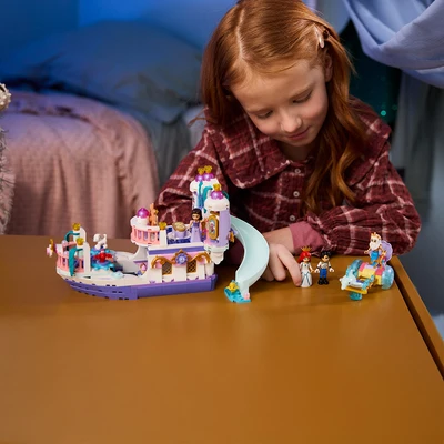 Gambar LEGO Disney Ariels Royal Wedding Boat Set 519 pcs 43299 - Mix