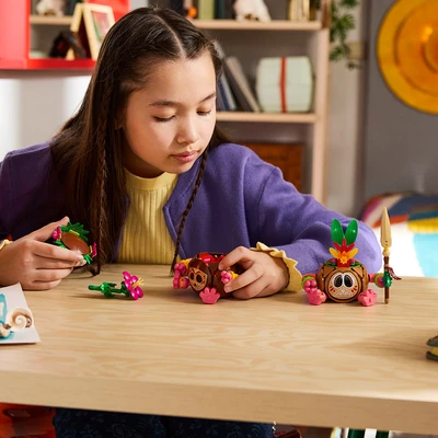 Gambar LEGO Disney Moana Kakamora Set 407 pcs 43293 - Cokelat