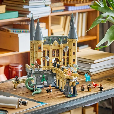 Gambar LEGO Harry Potter Hogwarts Cast East Wing Set 2164 pcs 76473 - Mix
