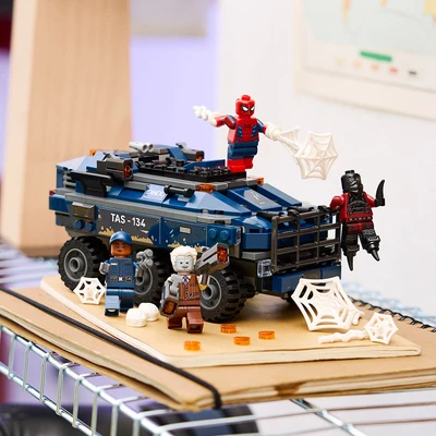 Gambar LEGO Marvel Spider-Man Prison Transport Chase Set 367 pcs 76349 - Mix
