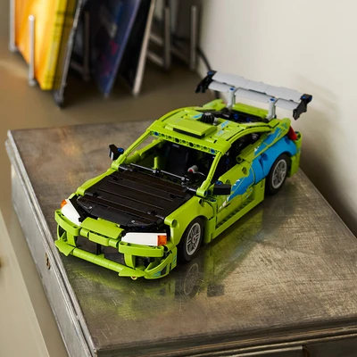 Gambar LEGO Technic fast & Farious Mitsubishi Eclipse Set 827 pcs 42229 - HIjau