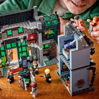 Gambar LEGO Harry Potter Knockturn Alley Wizarding Set 788 pcs 76471 - Mix