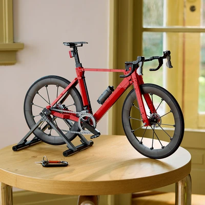Gambar LEGO Icons Road Bike Set 1015 pcs 11308 - Merah/Hitam