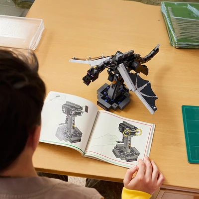 Gambar LEGO Minecraft The Ender Dragon Set 710 pcs 21595 - Hitam/Abu-Abu