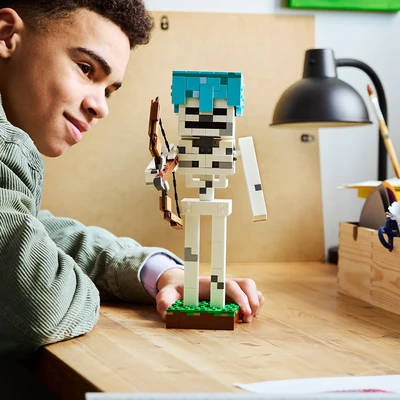 Gambar LEGO Minecraft The Skeleton Set 502 pcs 21594 - Putih