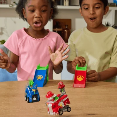 Gambar Paw Patrol Playset Jump Shift Racers Random