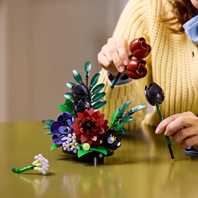 Gambar LEGO Botanicals Dark Flower Arrangement Set 562 pcs 11513 - Mix