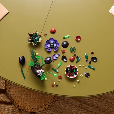 Gambar LEGO Botanicals Dark Flower Arrangement Set 562 pcs 11513 - Mix
