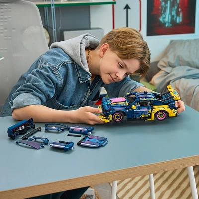Gambar LEGO Technic Custom Garage Ford Mustang GT Car Set 973 pcs 42236 - Mix